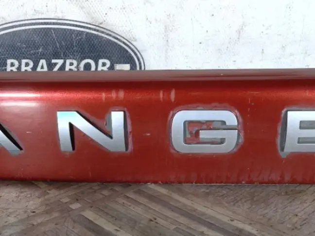 Молдинг багажника нижний Land Rover Sport L320