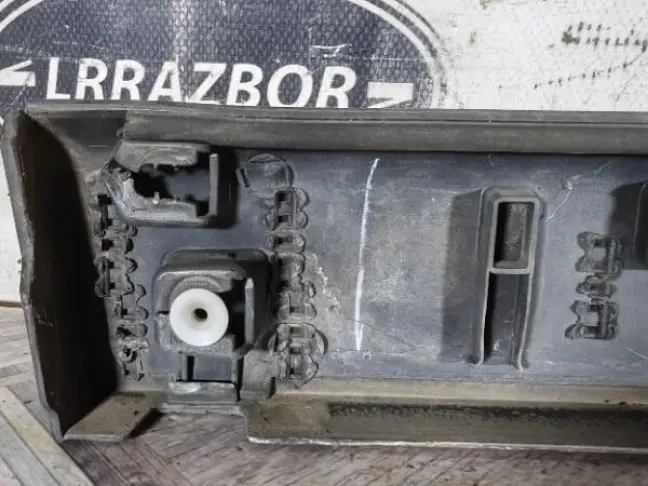 Молдинг багажника нижний Land Rover Sport L320
