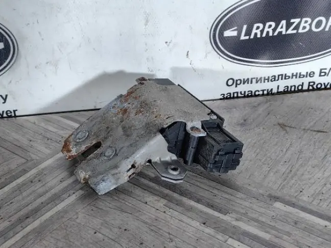 Замок багажника Range Rover Sport L320 2005-2009