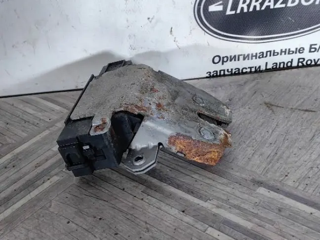 Замок багажника Range Rover Sport L320 2005-2009