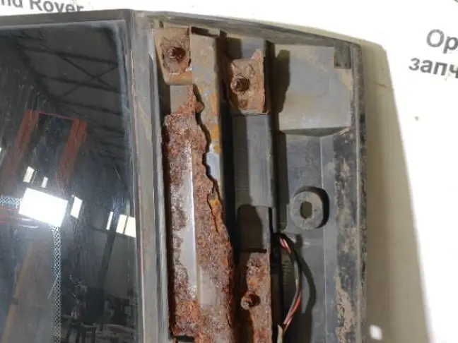 Стекло крышки багажника Range Rover Sport L320