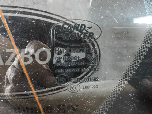 Стекло кузовное глухое левое Land Rover Sport L320