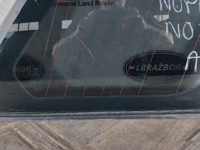 Стекло кузовное глухое правое Land Rover Sport 320