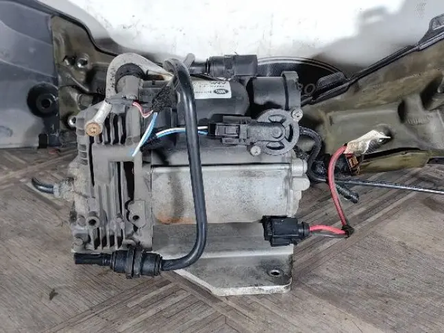 Компрессор пневмоподвески AMK L319/L320 05-13