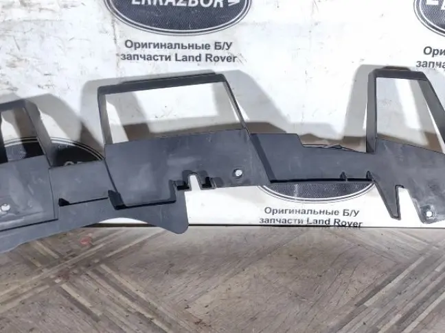 Кронштейн бампера правый Range Rover Sport L320