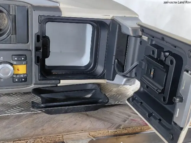 Консоль холодильник Range Rover Sport L320