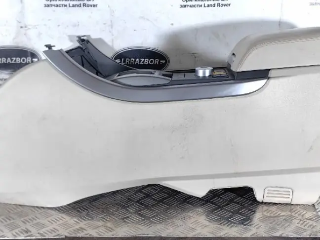 Консоль холодильник Range Rover Sport L320