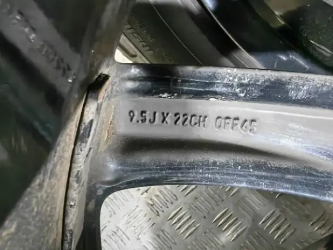 Колеса 285 40 22 Land Rover Discovery 5