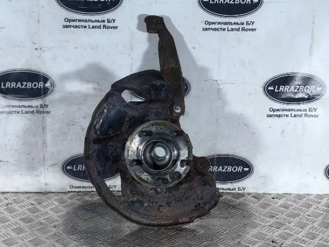 Кулак передний левый  Range Rover Sport L320 05-09