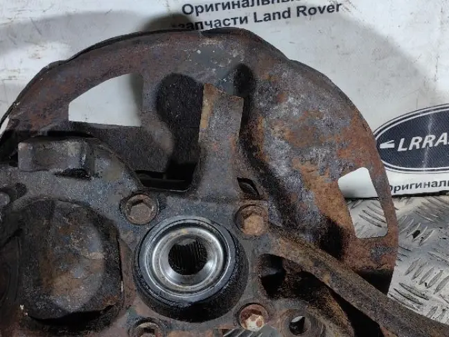 Кулак передний правый  Range Rover Sport L320 05+