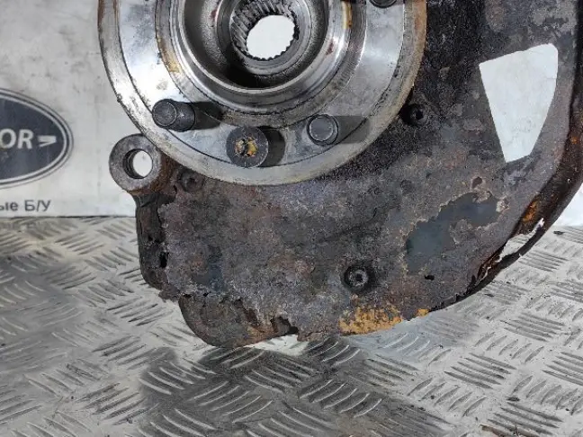 Кулак передний правый  Range Rover Sport L320 05+