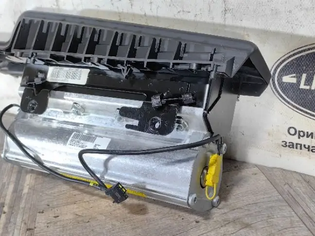 Подушка в торпеду Range Rover 3 L322 2002-2004 M62