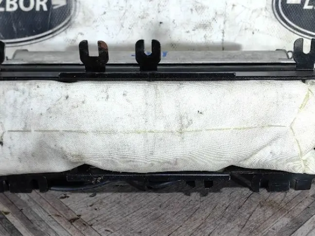 Подушка в торпеду Range Rover 3 L322 2002-2004: фото #1