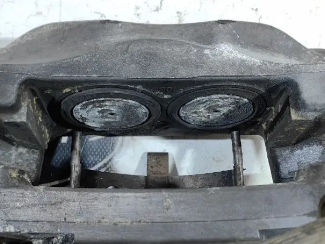 Суппорт правый передний Range Rover 3 L322: фото #3