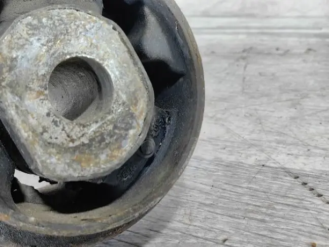 Рычаг передний нижний правый Range Rover 3 L322: фото #6