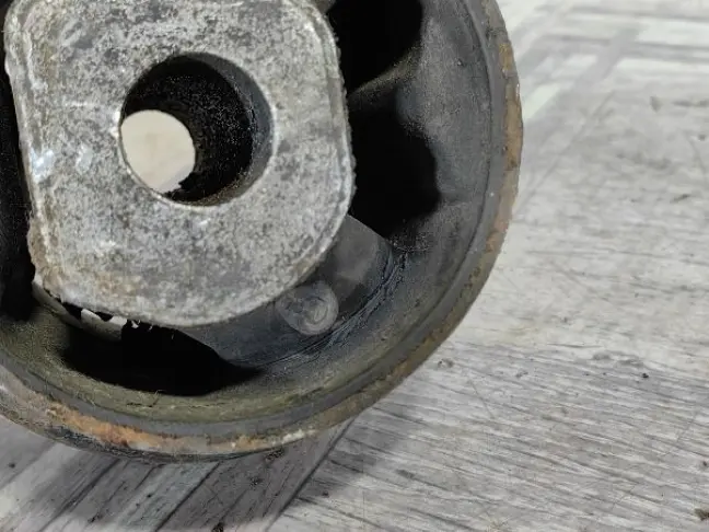 Рычаг передний нижний правый Range Rover 3 L322: фото #6