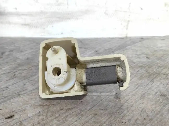 Крючок козырька левый Range Rover L322 02-12: фото #4