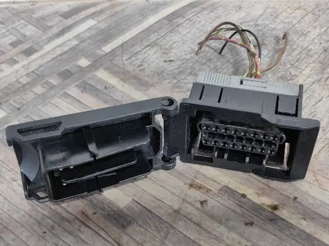 Разъем ОБД OBD Range Rover L322: фото #4