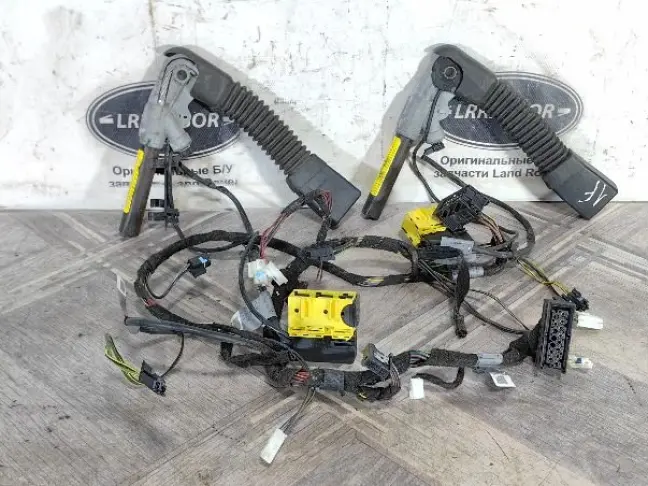 Преднатяжители ремня левый правый Range Rover L322: фото #1