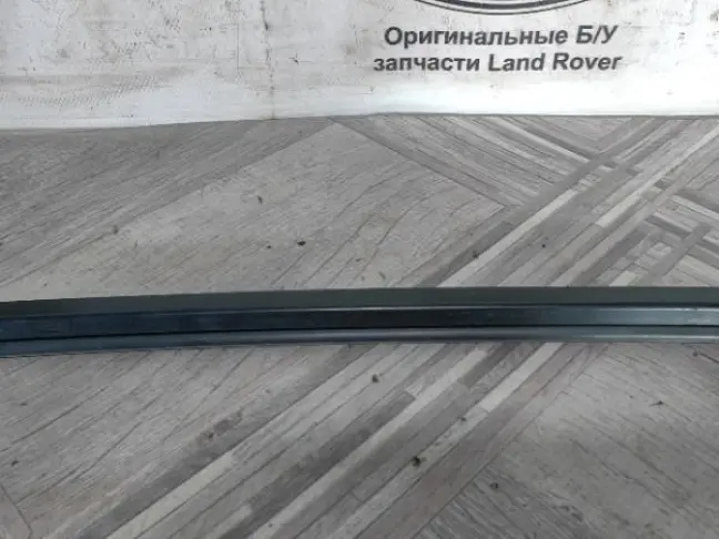 Молдинг стекла переднего левого DISCOVERY 3/4 L319
