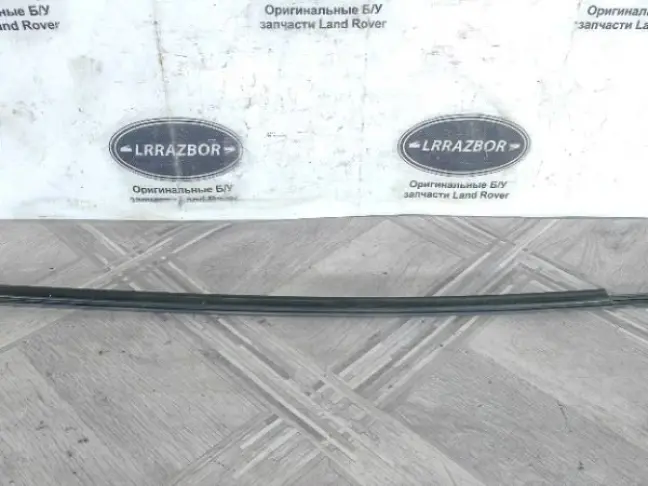 Молдинг стекла переднего левого DISCOVERY 3/4 L319
