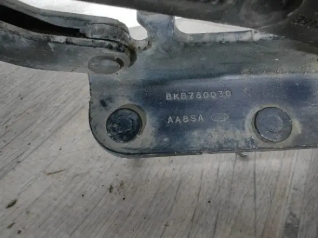 Петли капота Land Rover DISCOVERY 3/4 L319