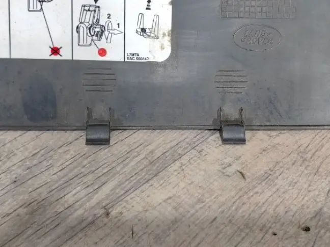 Заглушка бампера заднего DISCOVERY 3/4 L319