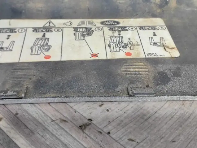 Заглушка бампера заднего DISCOVERY 3/4 L319