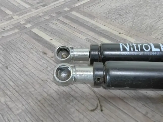 Амортизатор крышки багажника Discovery 3/4 L319