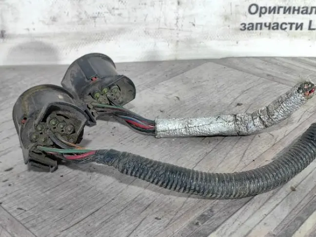 Фишка разъёма фары Land Rover Discovery 3 L319