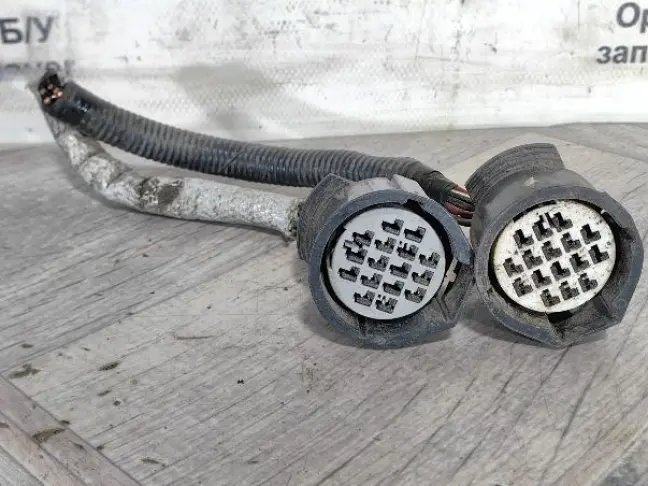 Фишка разъёма фары Land Rover Discovery 3 L319