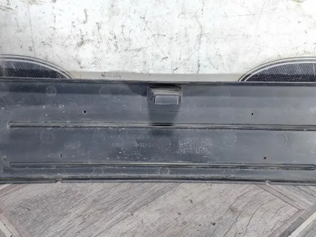 Рамка номера Land Rover Discovery 4 L319