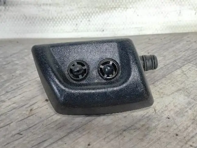 Форсунка фароомывателя правая Discovery 3 L319