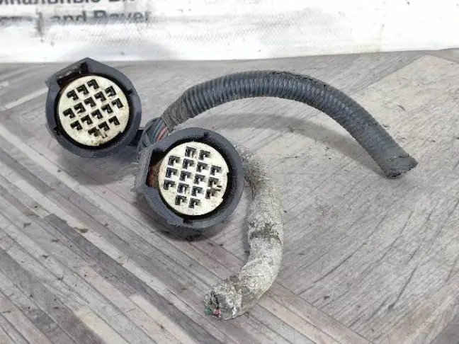 Фишка разъёма фары Land Rover Discovery 3 L319