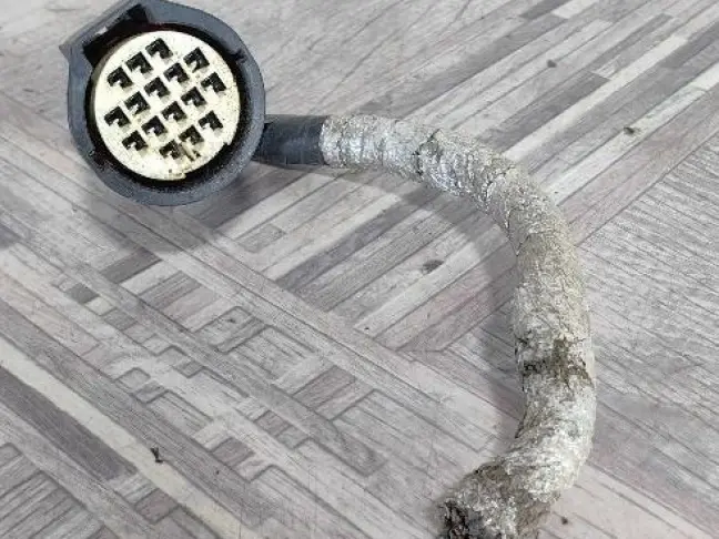 Фишка разъёма фары Land Rover Discovery 3 L319