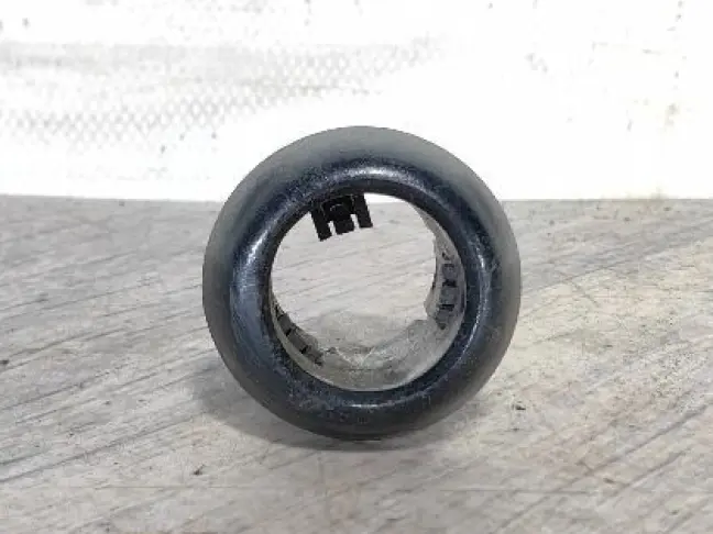 Кронштейн датчика парковки DISCOVERY 3 L319 05-09