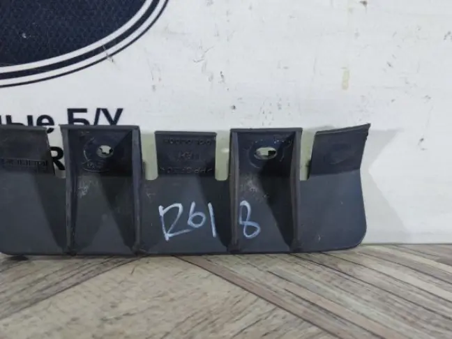 Кронштейн заднего бампера правый DISCOVERY 3 L319