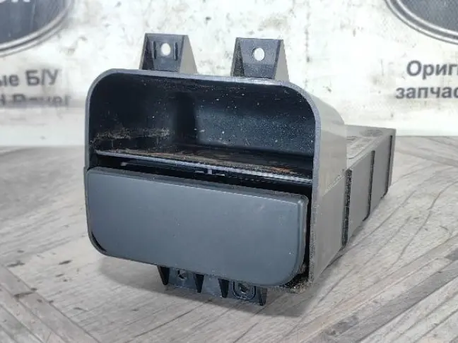 Подстаканник DISCOVERY 3 L319 05-09