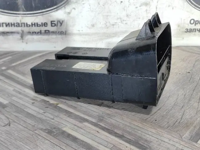 Подстаканник DISCOVERY 3 L319 05-09