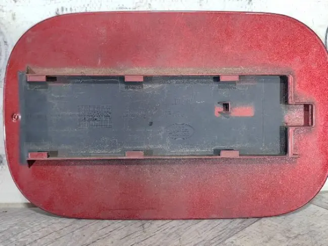 Крышка лючка Land Rover DISCOVERY 3/4 L319