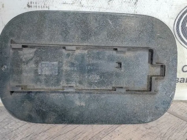 Крышка лючка Land Rover DISCOVERY 3/4 L319
