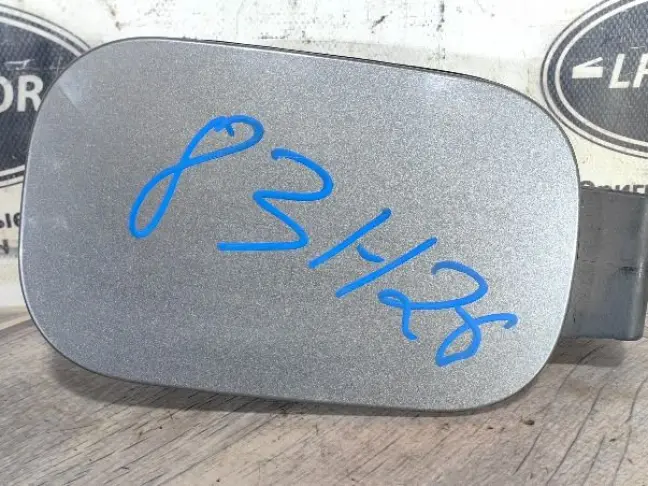 Лючок бензобака Land Rover DISCOVERY 3/4 L319