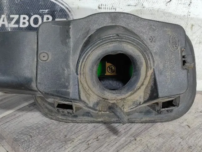 Лючок бензобака Land Rover DISCOVERY 3/4 L319