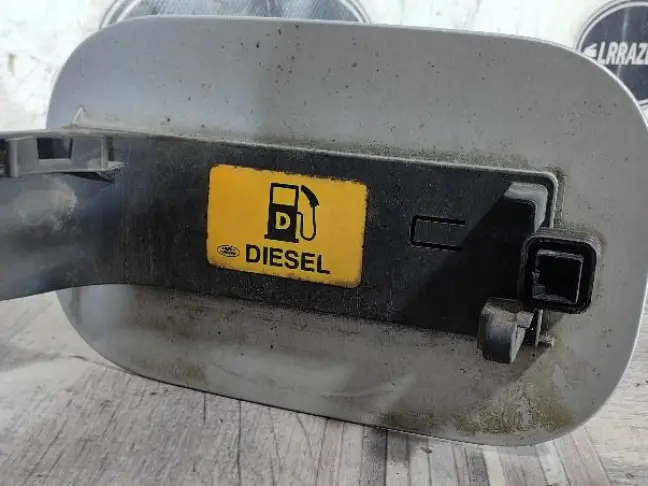 Лючок бензобака Land Rover DISCOVERY 3/4 L319