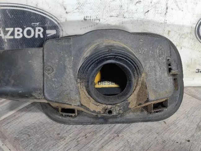 Лючок бензобака Land Rover DISCOVERY 3/4 L319