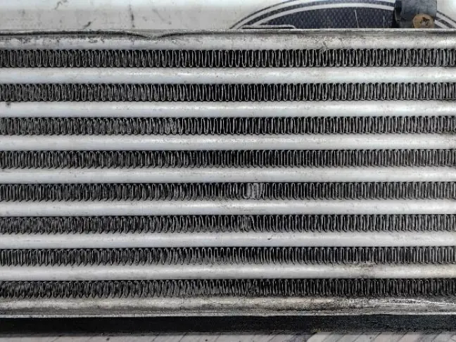 Радиатор интеркуллера DISCOVERY 3 L319 05-09 2.7