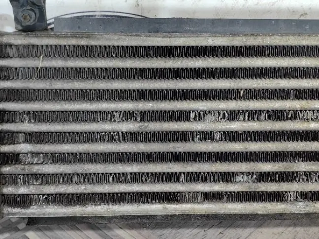 Радиатор интеркуллера DISCOVERY 3 L319 05-09 2.7