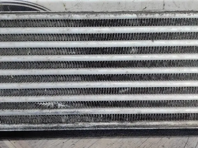 Радиатор интеркуллера DISCOVERY 3 L319 05-09 2.7