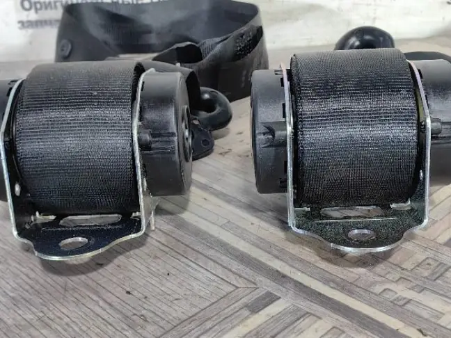 Ремни безопасности 3-го ряда Discovery 3 L319