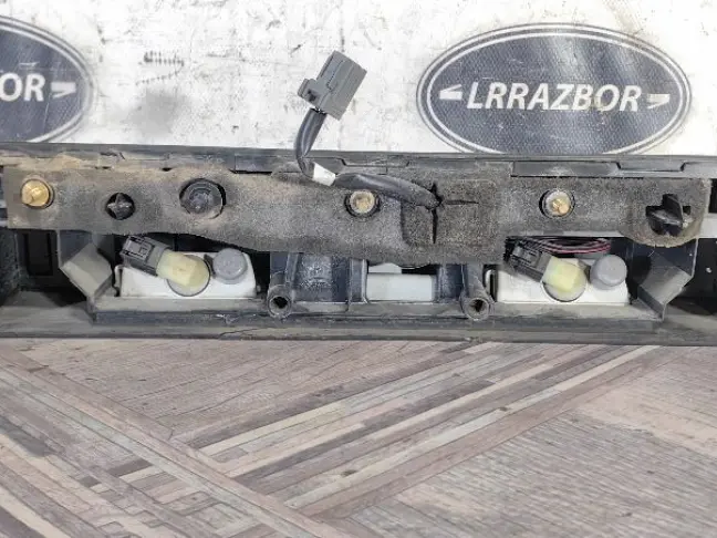 Ручка багажника Land Rover DISCOVERY 3 L319